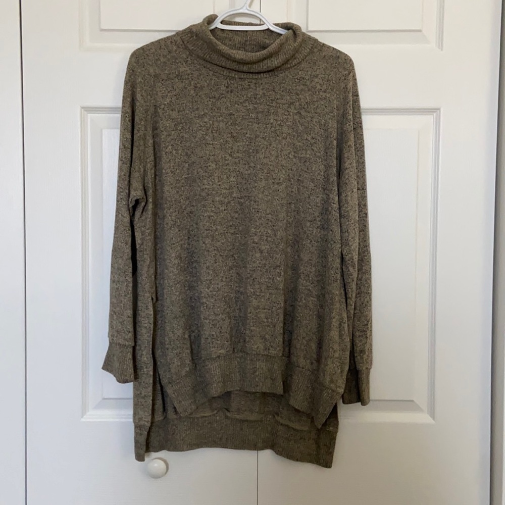 FREELOADER SWEATER